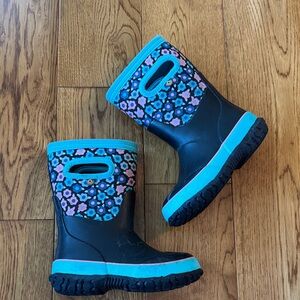 BOGS Boots Girl size 10 blue floral waterproof